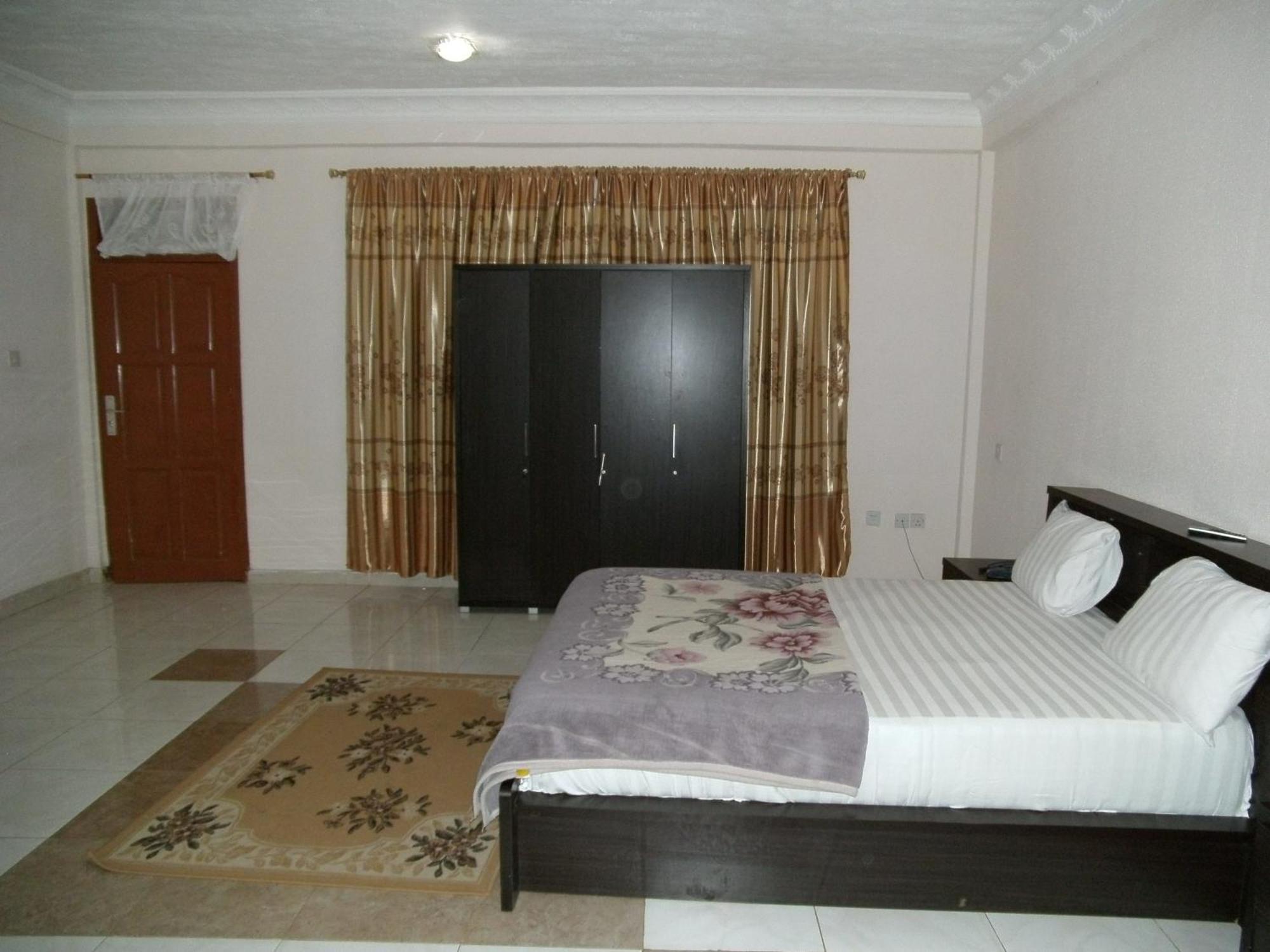 Pemicsa Hotel Accra Spintex Quarto foto